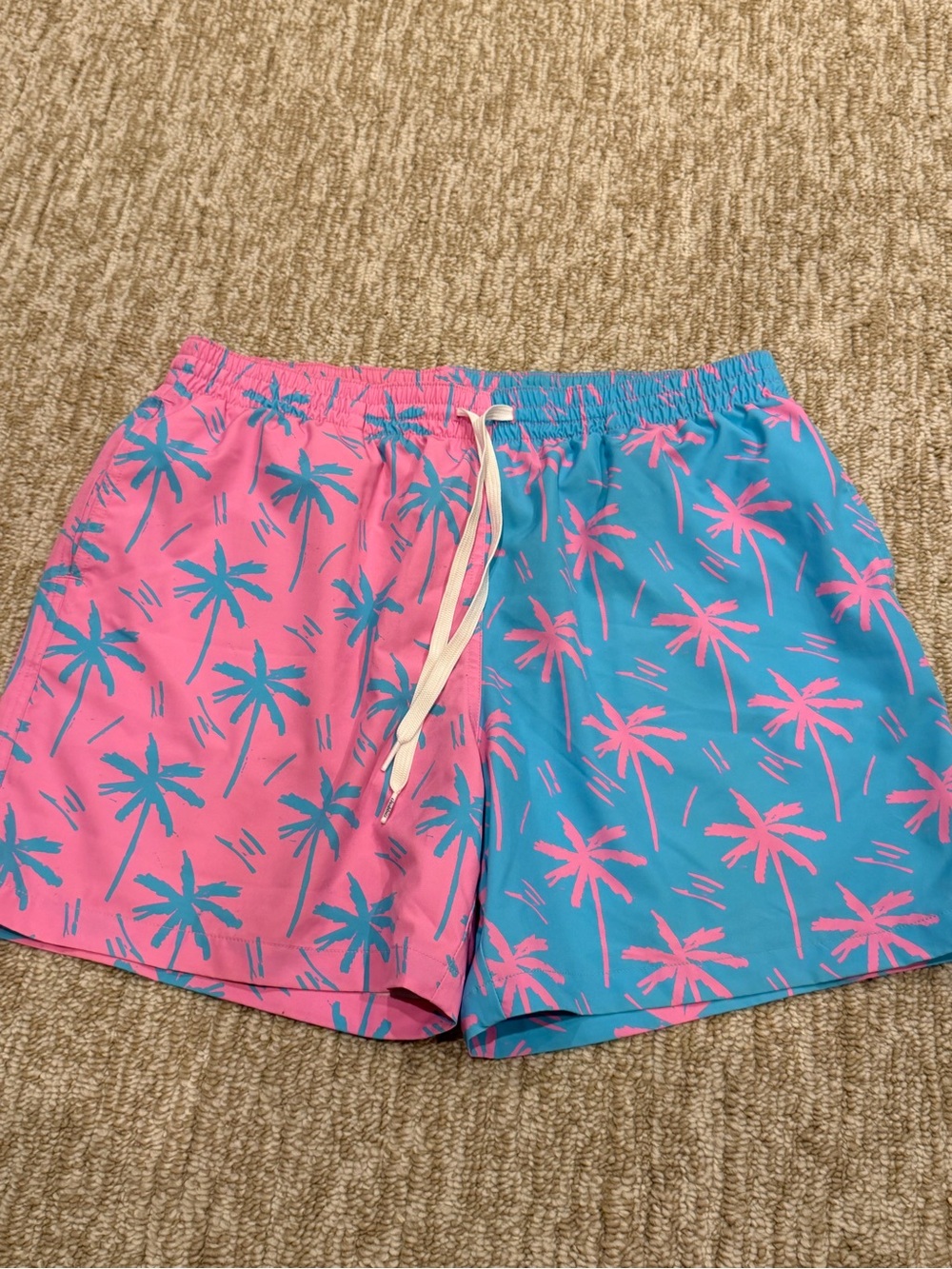 Chubbies Men's Pink & Blue Palm Print Swim Trunks - Picture 4 of 4